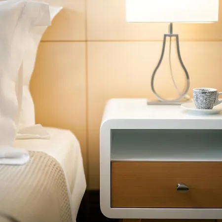 Magdani Private Residences * 스키아토스 타운